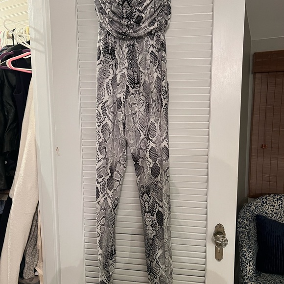 Snake/python pattern, super soft XS jumpsuit - Picture 3 of 3